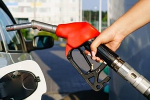 Ανηφορίζουν ξανά οι τιμές καυσίμων